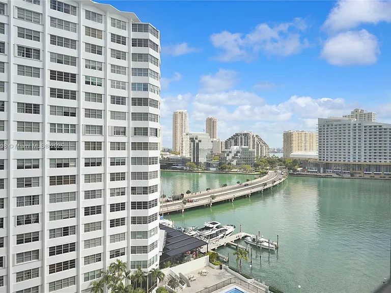 999 Brickell Bay Dr — Photo 19