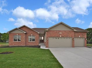 418 Andover Dr, Oswego, IL 60543