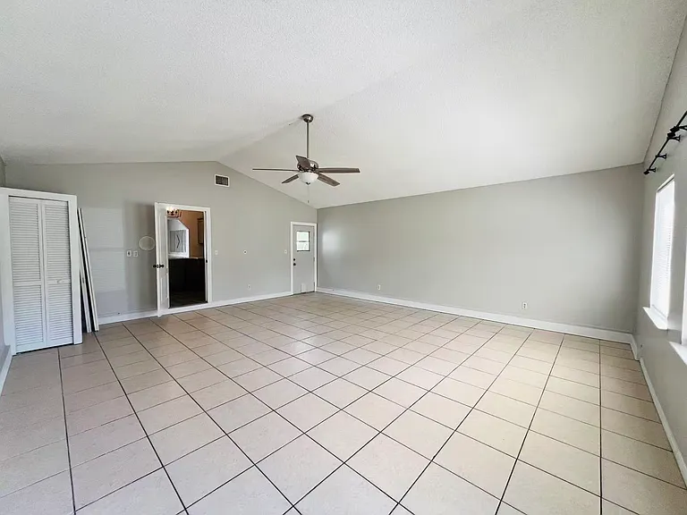 152 Summerset Dr — Photo 10