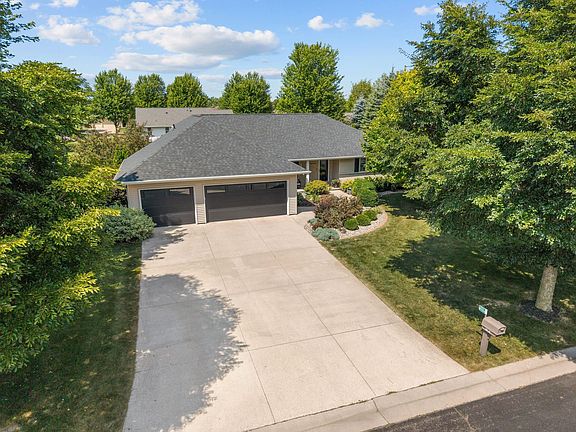 2nd image of W7054 Bluebluff Way