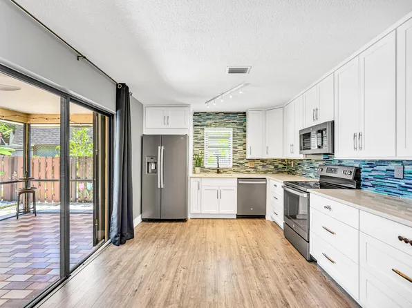 2620 NW 99th Avenue, Coral Springs, FL 33065