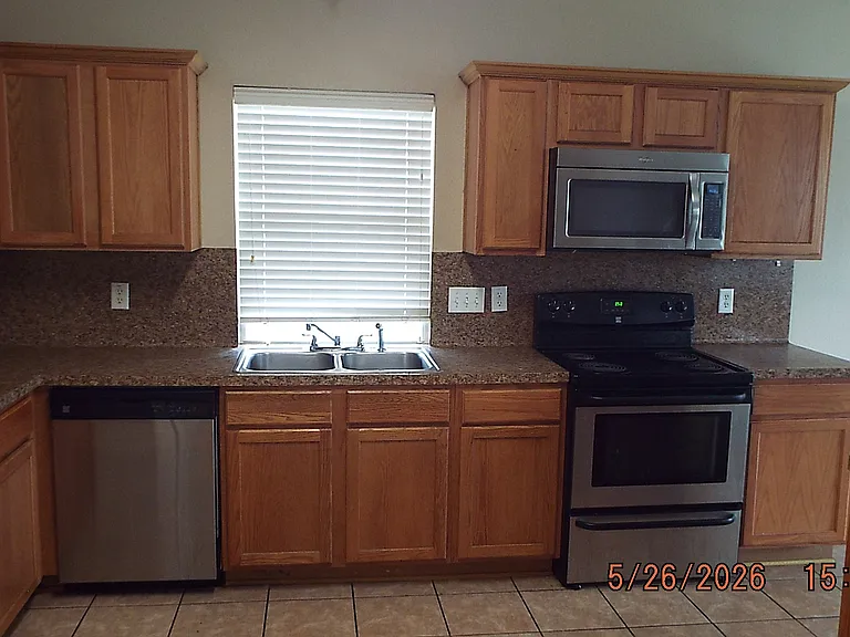 2064 Dove Crossing Dr — Photo 3