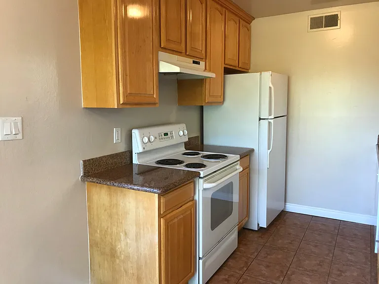 815 E 4th Ave #5 — Photo 7
