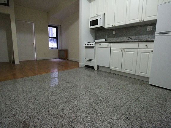 3rd image of 70 W 106th St APT 1W