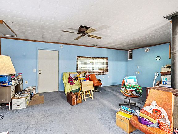 3rd image of 9849 W V Ave