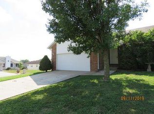 703 W Foxx Dr, Nixa, MO 65714