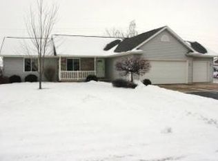 W6027 Hearthstone Dr, APPLETON, WI 54915