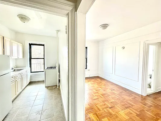 Rented by Pear NYC LLC | media 24
