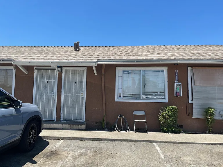 901 Zeff Rd — Photo 1