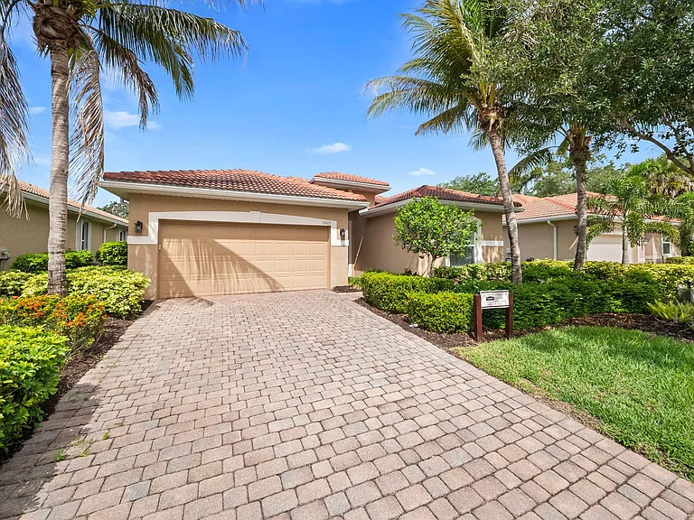 13105 Silver Thorn Loop — Photo 2