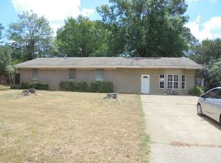 1108 Pine Bluff Dr, Longview, TX 75604
