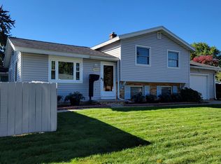 5054 Oakridge Dr, Toledo, OH 43623