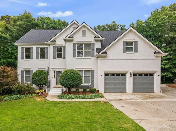 106 Aberson Ct, Cary, NC 27519