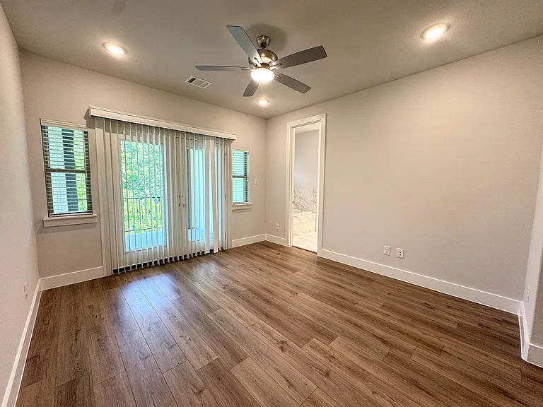 8103 Emsworth Dr — Photo 16