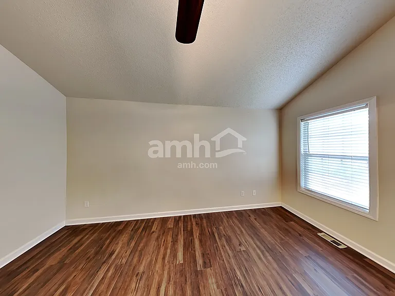 172 Barrington Ln — Photo 9