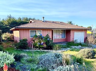 30336 Driftwood Dr, Gold Beach, OR 97444