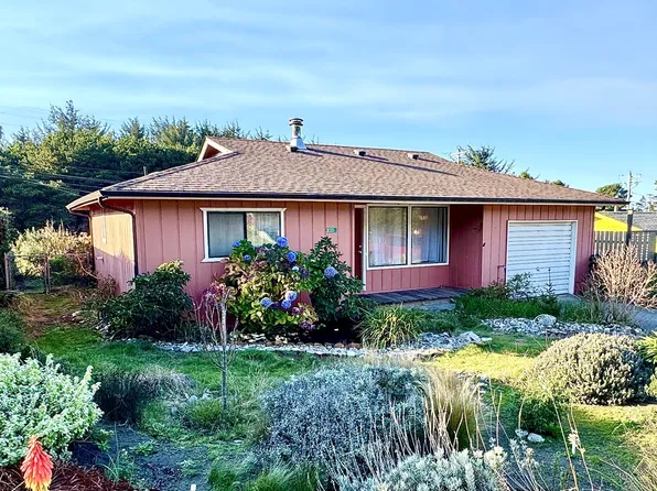 30336 Driftwood Dr, Gold Beach, OR 97444