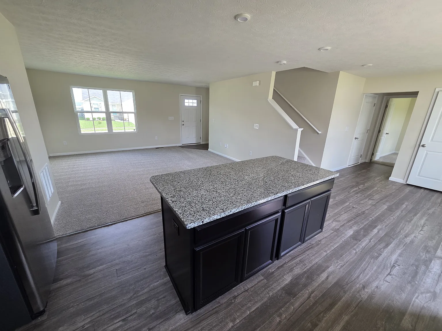 4 bed, 2.5 bath, 1918 sqft, $2,600 — Photo 3