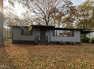 2871 Woodside Dr, Jackson, MS 39212