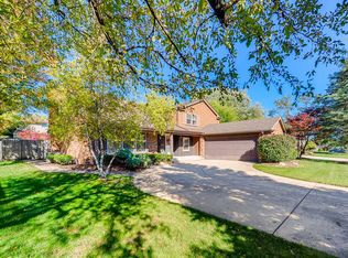 708 E Mill Valley Rd, Palatine, IL 60074