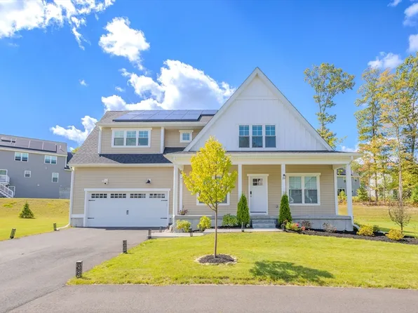 26 Iris Ln, Bellingham, MA 02019