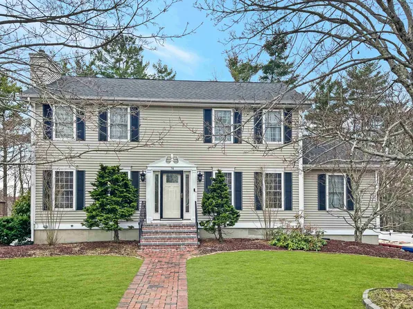 74 Rosecliff Lane, Manchester, NH 03109