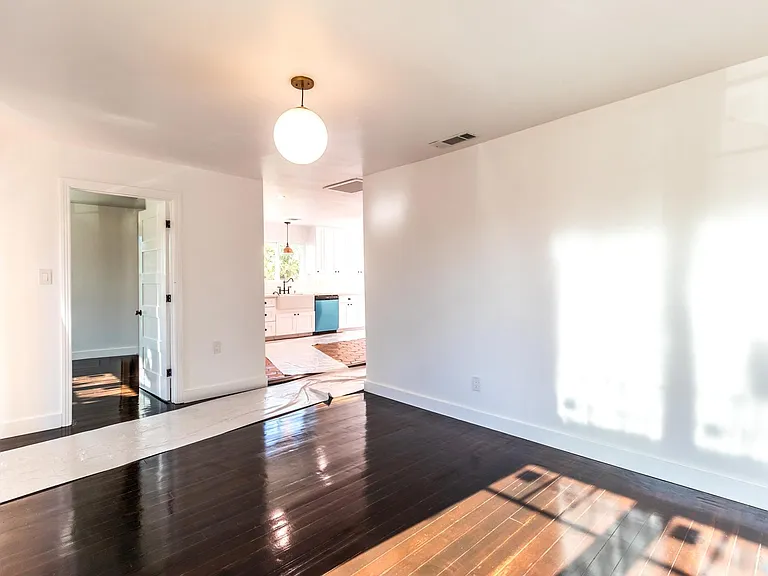 3949 Langford St — Photo 13