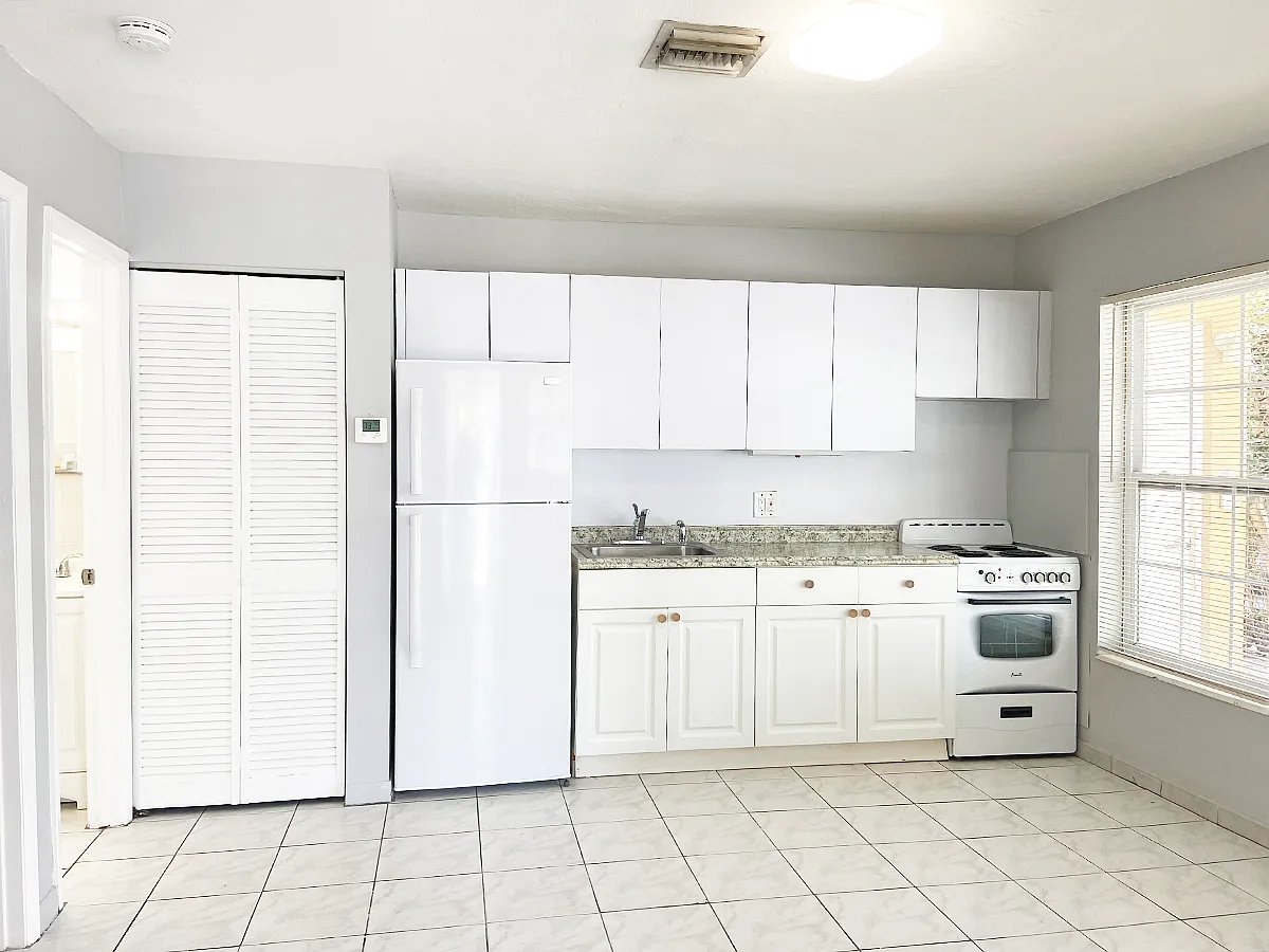 Building Photo - 1816 Taft St #8