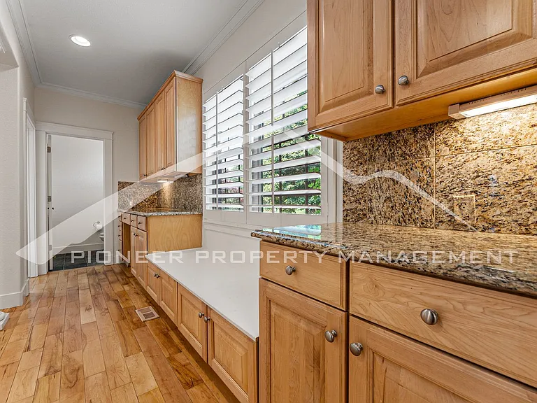 9151 E 29th Ave — Photo 14