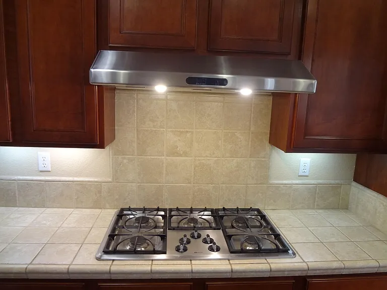 1123 Montague Ln — Photo 20
