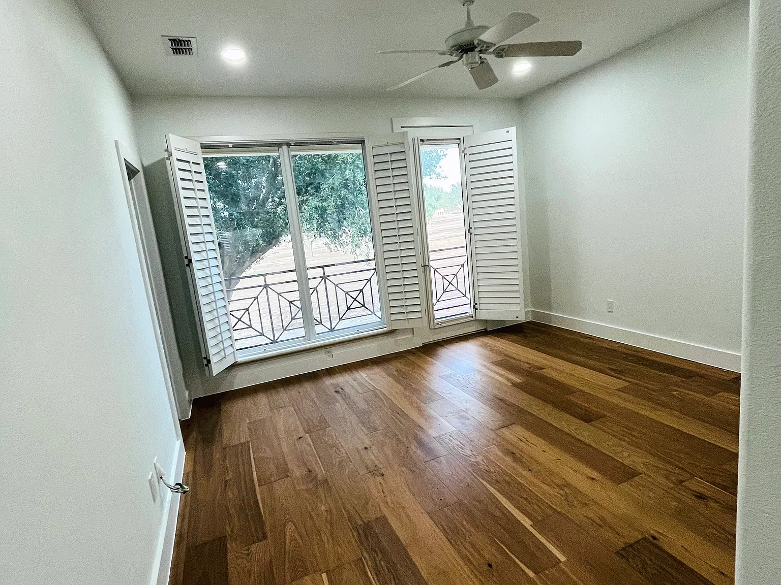 3 bed, 1980 sqft, $2,500 — Photo 4