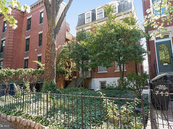 2nd image of 715 G St SE