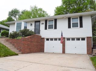 1216 NE Barry Rd, Kansas City, MO 64155