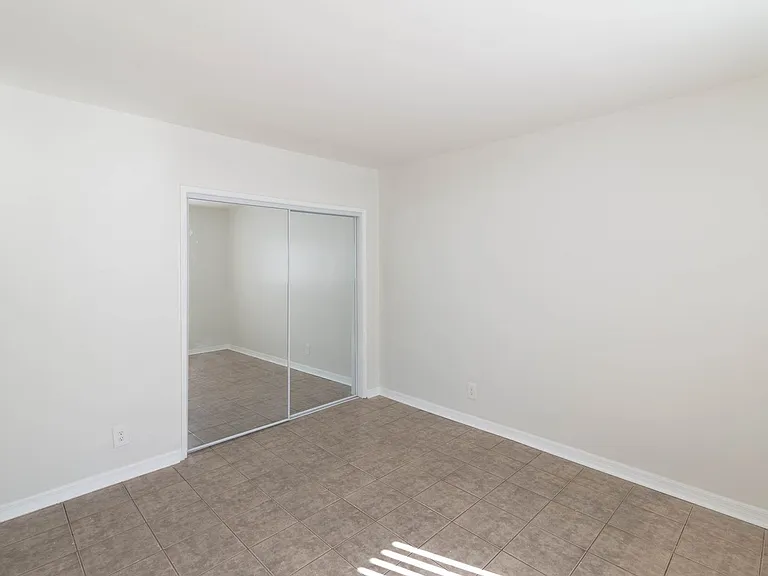 Sepulveda Apartments — Photo 26
