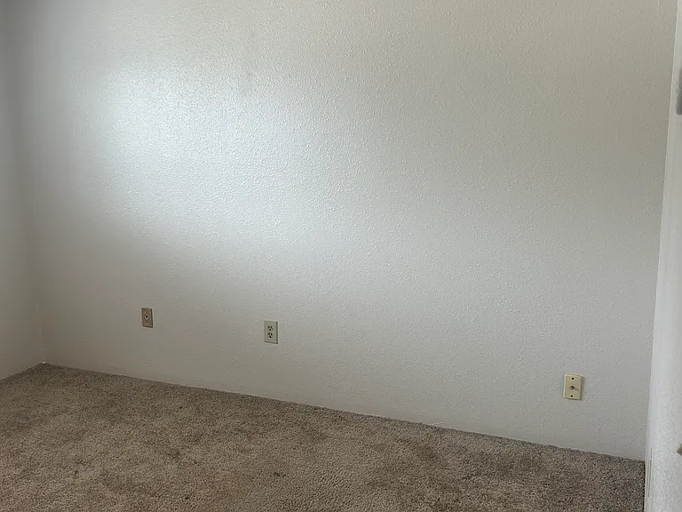380 SW Tunison Ave #2-4 — Photo 16