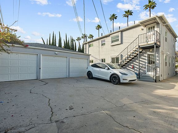 2nd image of 716 1/2 W Glenoaks Blvd
