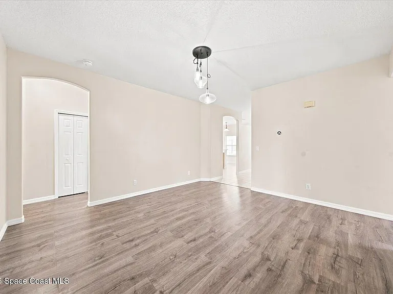 5647 Indigo Crossing Dr — Photo 13