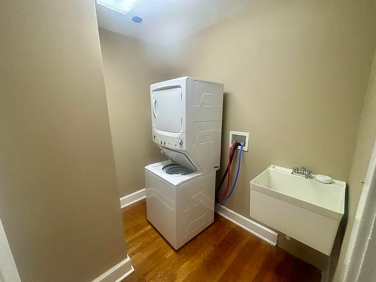 2411 Guilford Ave SW — Photo 14