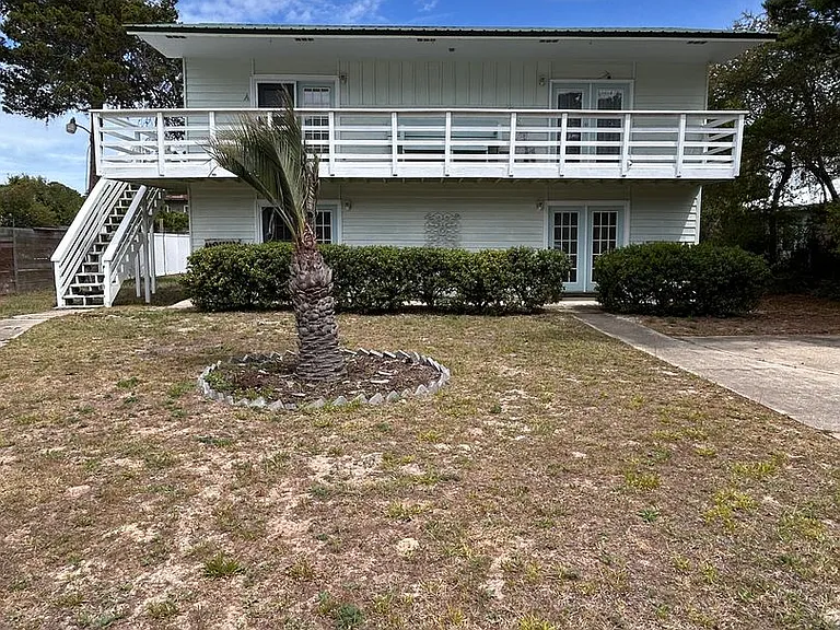 181 Maple St — Photo 14