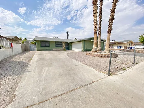 5825 Pebble Beach Blvd Photo 1