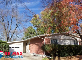 7120 S Wedgewood Dr, Lincoln, NE 68510