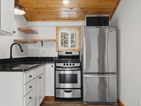 3rd image of 9775 Creighton Rd SW