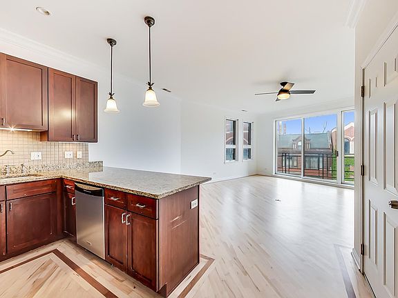 3rd image of 2220 W North Ave #3F