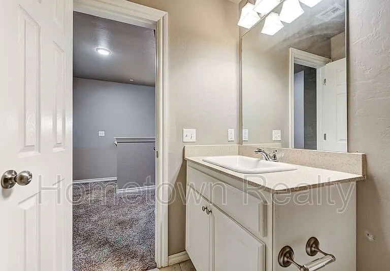 788 SW 13th St — Photo 35