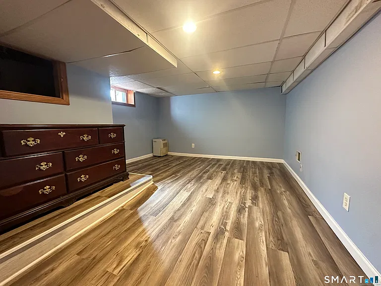 21 Elgin Ave — Photo 34