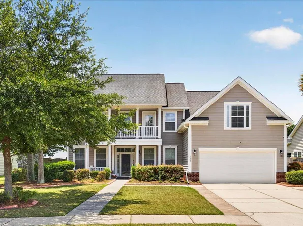 217 Palmetto Village Cir, Moncks Corner, SC 29461