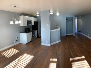 744 NE Oak Pl, Redmond, OR