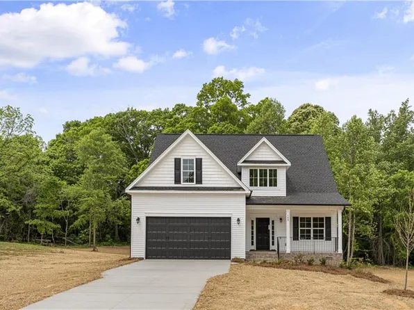 189 Wade Eaton Dr, Mocksville, NC 27028