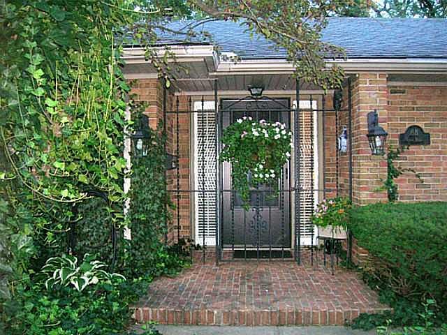 1st image of 68 Flax Dr