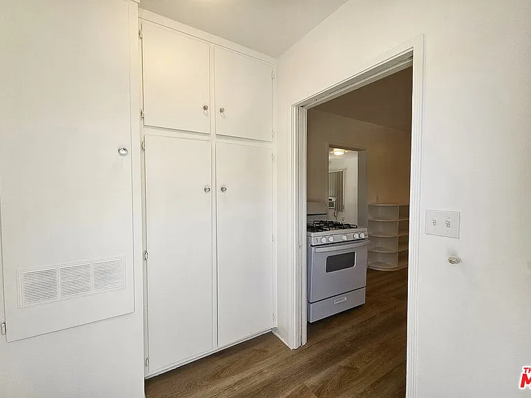1341 N Keystone St — Photo 20